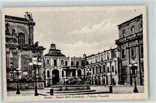 Lecce Angolo della Cattedrale Palazzo Vescovile