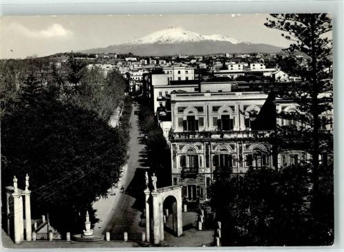 95100 Catania - Villa Bellini e Via S. Euplio Sullo Sfondo l´Etna
