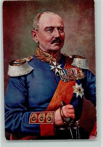 Generaloberst in Uniform mit Orden
