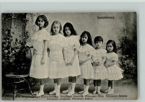 Erbgroßherzogin Maria-Adelheid mit ihren Geschwistern Adel Luxemburg