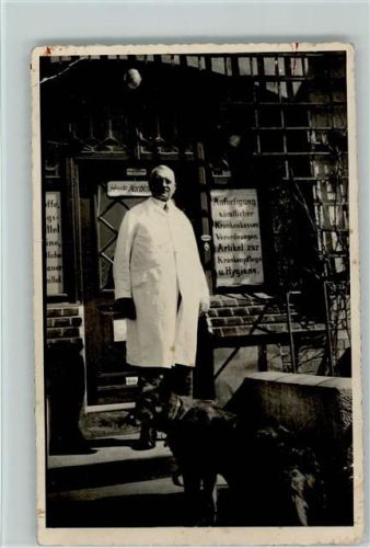 Schild und Inhaber : ca 1915 Anfertigung von Artikel zur Krankenpflege und Hygiene