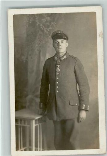 Soldat mit einem Orden Eisernes Kreuz