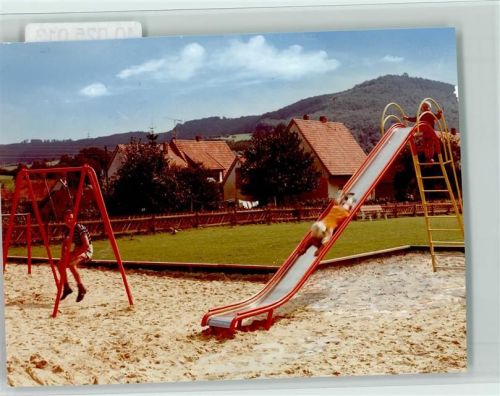 Elbrinxen Spielplatz Schaukel Rutsche spielende Kinder