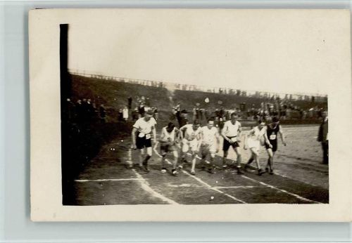 Momentaufnahme vom Start - Wettlaufen ca 1935 AK Fußball Foto AK