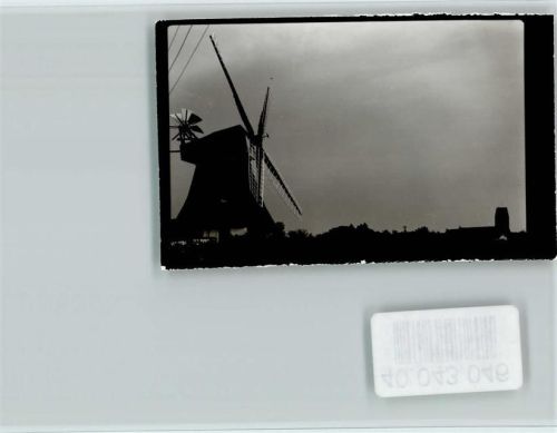 Wrixum Windmühle mit Kirche