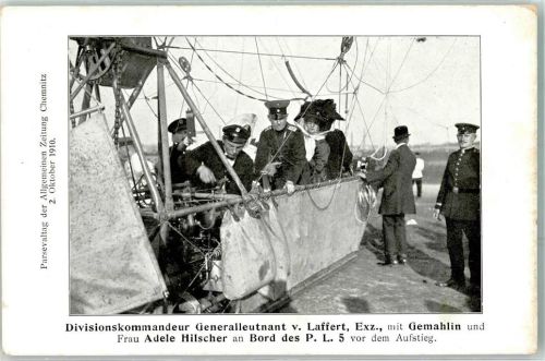 O9000 Chemnitz , Sachs Divisionskommandeur Generalleutnant v. Laffert Exz. mit Gemahlin und Frau Adele Hilscher P.L. 5 vor dem Aufstieg 2. Oktober 1910 Parseval