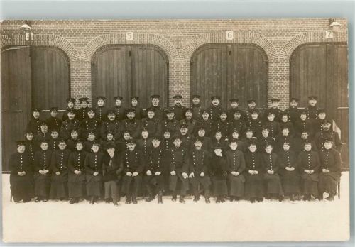 Flensburg 1918 Gruppenaufnahme Flensburger Straßenbahnbeamte Ort handschriftlich