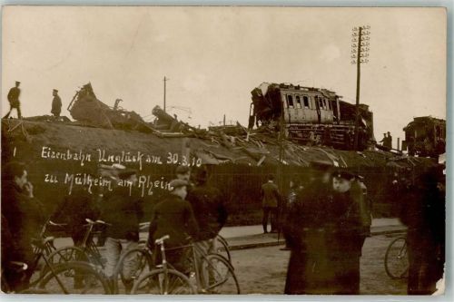 50667 W5000 Köln Mülheim 901 1910 Foto AK Eisenbahn-Unglück Zerstörte Waggons 30.3.1910