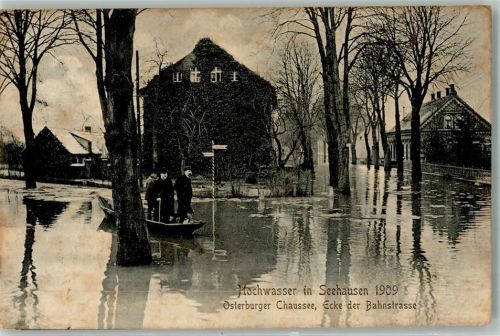 Seehausen 1909 Hochwasser-Katastrophe 1909 Osterburger Chaussee Ecke Bahnstraße Ruderboot