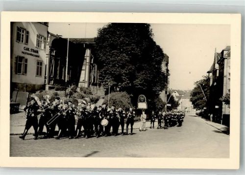 W7902 Blaubeuren Musikzug der SS führt eine Parade an Ort handschriftlich SS Privatfoto AK