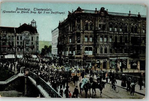 Bromberg Bydgoszcz Foto AK Theaterplatz Uniform Grenadiere zu Pferd Drag. Regiment 3 von Derfflinger