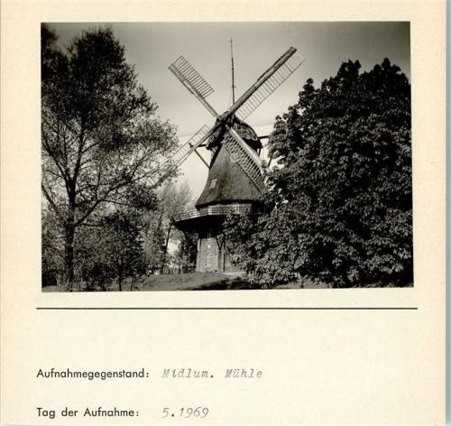 Midlum Mühle Foto montiert auf Karton