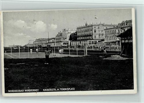 Norderney Kasierstraße mit Tennisplatz