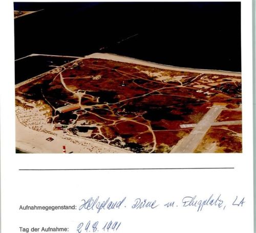 Helgoland Luftaufnahme Düne und Flugplatz Foto montiert auf Karton