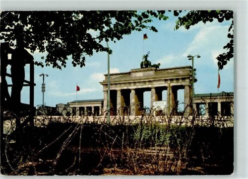 Berlin Mitte Brandenburger Tor mit Mauer u. Stacheldraht