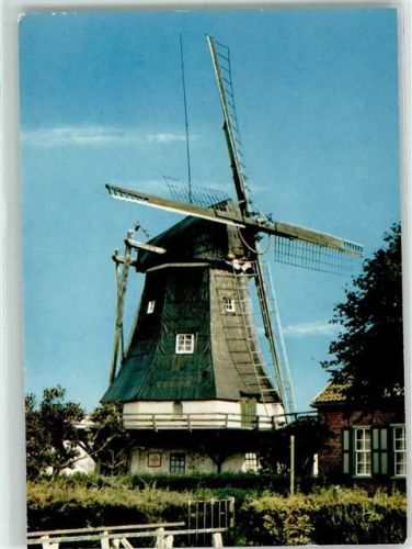 Neuharlingersiel Alte Windmühle in Seriem