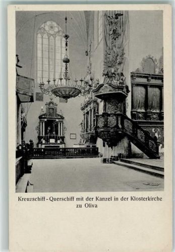 Oliva Kreuzschiff-Querschiff mit der Kanzel in der Klosterkirche