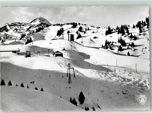 Reutte Skiparadies Höfener Alm Bergstation der Reuttener Bergbahn mit Großlift auf den Hahnenkamm Winter