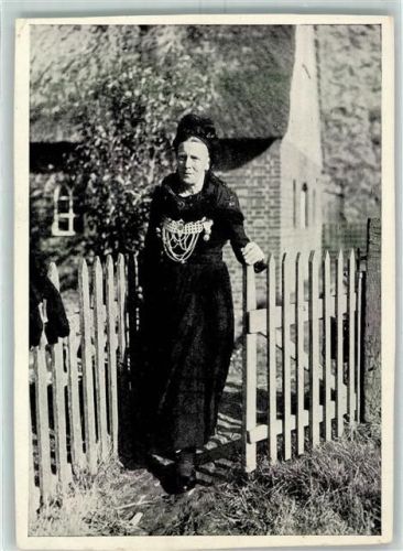 Langeneß Friesin Tracht von der Hallig Langeneß