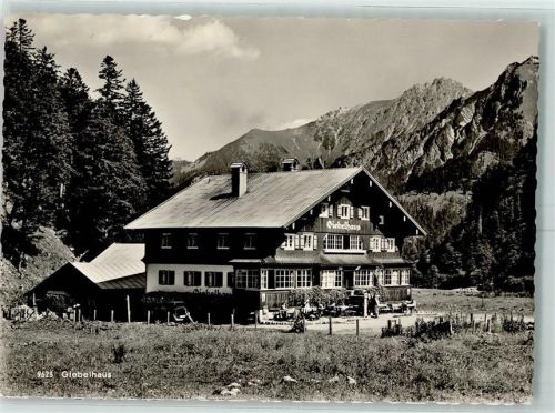 Bad Hindelang Giebelhaus mit Rauhhorn im Hintersteiner Tal
