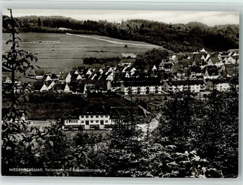 Niederseßmar Teilansicht mit Bauernhochschule