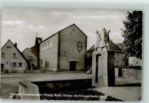 Godramstein Kath. Kirche mit Kriegerdenkmal