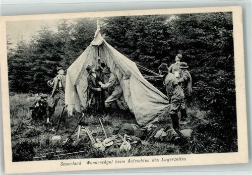 Beim Aufrichten des Lagerzeltes Musikinstrumente Sauerland Nr 1594