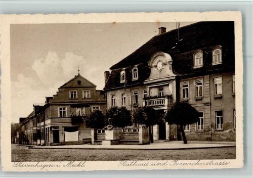 17153 O2044 Stavenhagen , Reuterstadt - Rathaus und Ivenackerstrasse