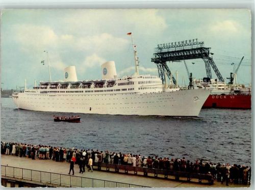 Hamburg Die Gripsholm passiert die Stolckenwerft , Hamburger Hafen