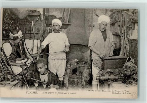 Tunis Volkstypen Berufe - Armuriers et polisseurs d `armes - Schmiede Schmied 1905