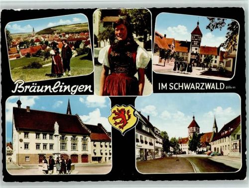 Bräunlingen Rathaus und Trachtengruppe