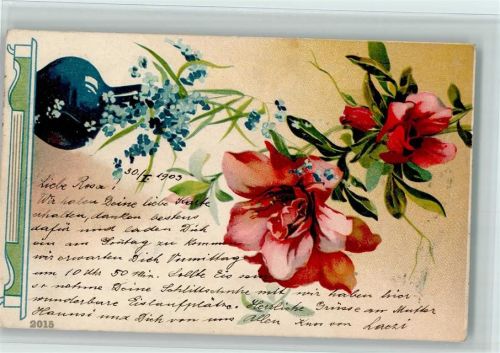 Veilchen und rote Rosen vereint