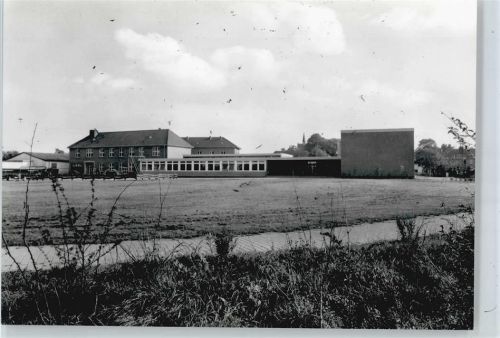 Apen Schule