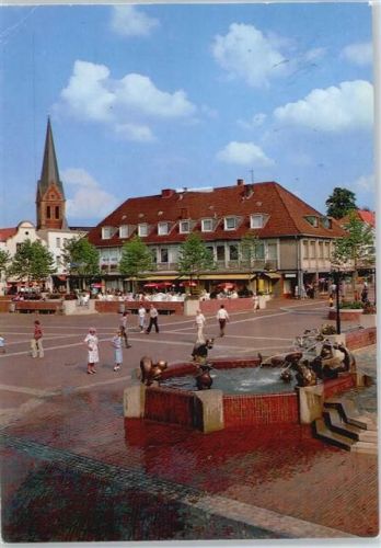 Lingen Brunnen Markt Fußgänger Baum Haus Kirche