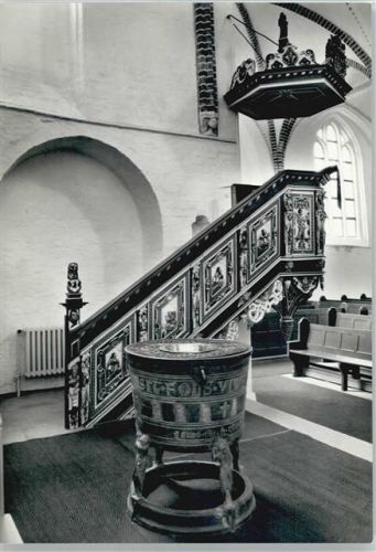 Ebstorf Kirche des ehem. Benediktiner Nonnenklosters Taufbecken