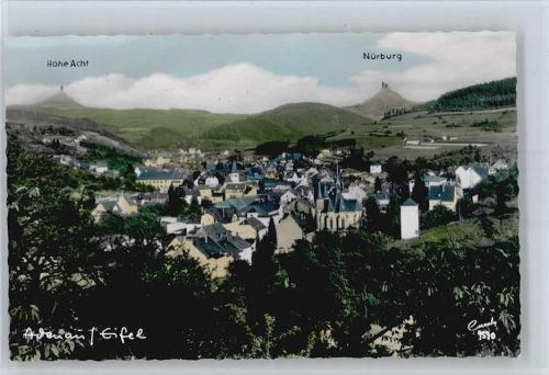 Adenau Blick zur Nürburg und Hohe Acht
