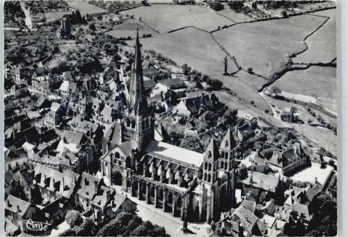 Autun Fliegeraufnahme, Basilika