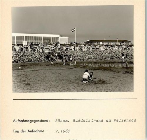Büsum Buddelstrand am Wellenbad Foto montiert auf Karton