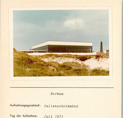 Borkum Wellenbad Außenaufnahme Leuchtturm Foto montiert auf Karton