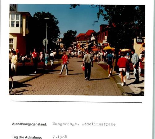Wangerooge Zedeliusstraße Foto montiert auf Karton