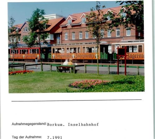 Borkum Inselbahnhof Foto montiert auf Karton