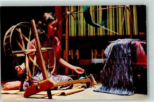Yong-girl of North Thailand spinning Thai-Silk