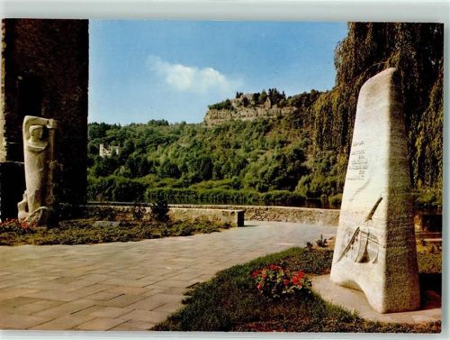 Karlstadt Rückseite mit Abschürfungen bzw Kleberesten Kriegerdenkmal