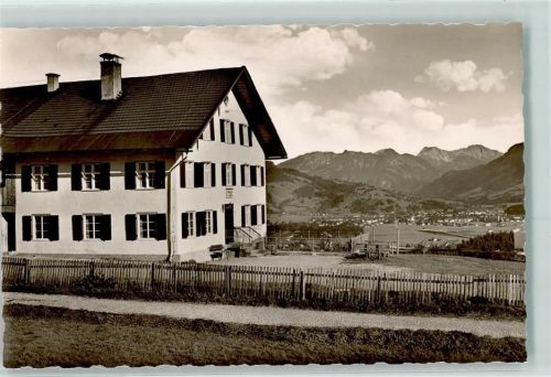 Seifriedsberg Rückseite mit Abschürfungen und Kleberesten Pension und Familienheim Zur Halde