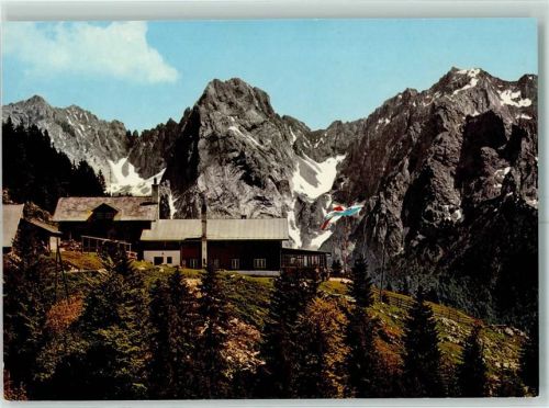 Vorderkaiserfeldenhütte Beschreibung aufgeklebt