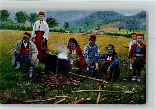 Volkstypen - Montenegro - Bauernfamilie kocht Kaffe auf dem Feld AK