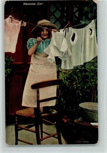 Washing Day - Kind hängt Wäsche auf , AK