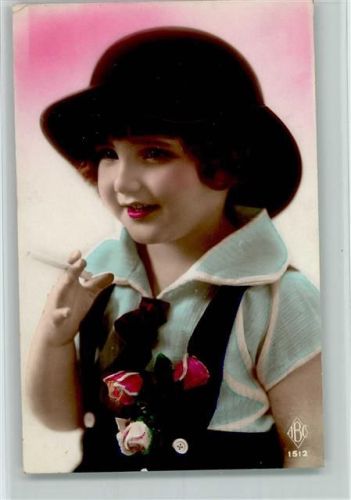 1920 Handcoloriert - Mädchen mit einer Zigarette AK