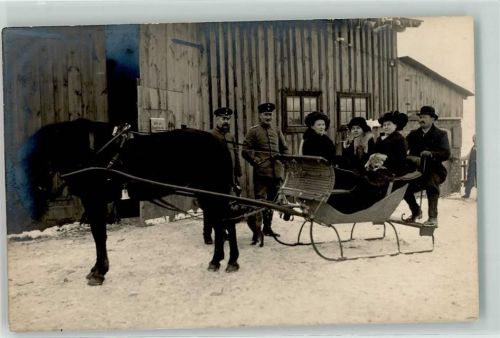 Militär Frauen in Pelz AK Pferdeschlitten 1915 Privatfoto AK