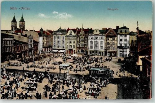 Ostrava Ringplatz Straßenbahn Marktszene